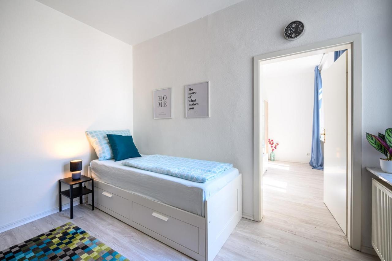 Großzügige Wohnung, TOP-Lage auf dem Werder, max 4 Personen Magdeburgo Exterior foto