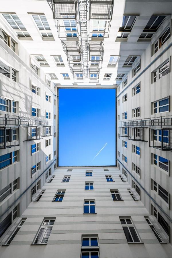 Großzügige Wohnung, TOP-Lage auf dem Werder, max 4 Personen Magdeburgo Exterior foto